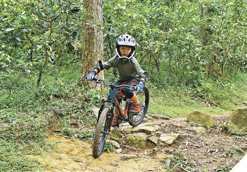 上一課：親子齊學 體會飛越障礙快感 踏山地車穿梭郊野